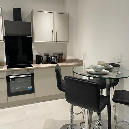 Chic City-centre Bradford (West Yorkshire)